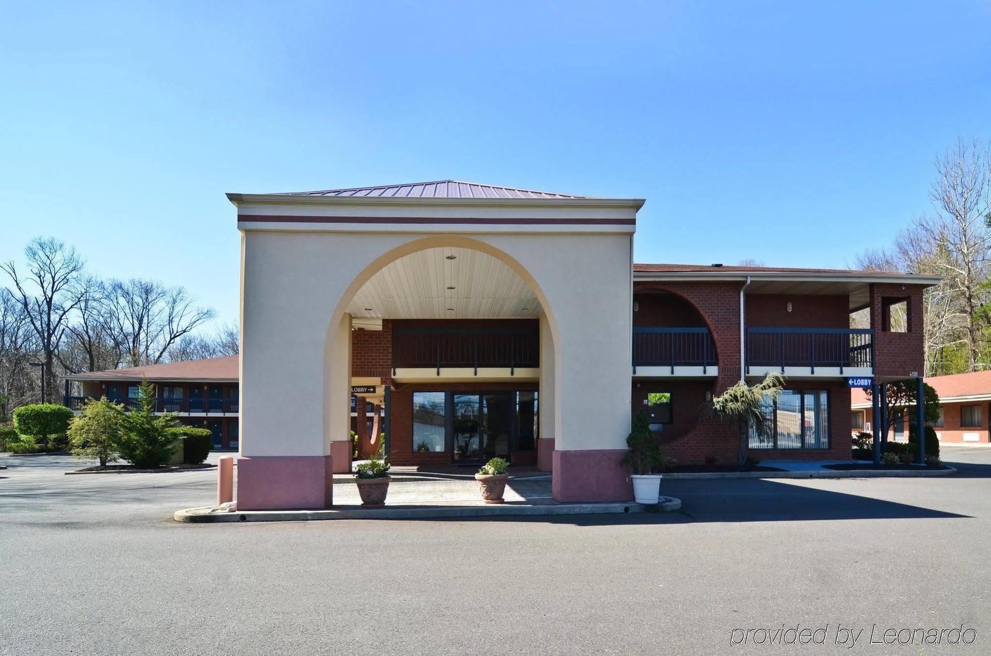 Mho Inn And Suites Monmouth Junction Exterior foto