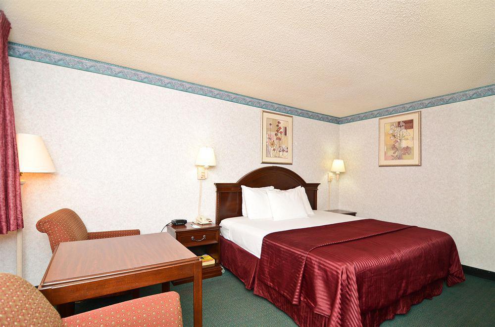 Mho Inn And Suites Monmouth Junction Quarto foto